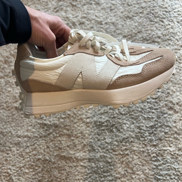 Stylish Women's Sneakers in White and Tan - Picture 5 of 6